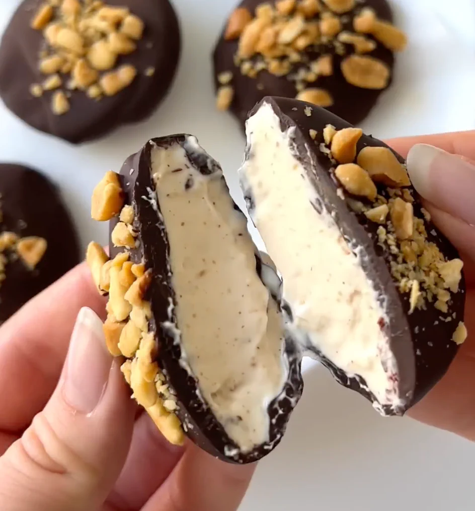 Cookie With Cocoa & Sweet Cream