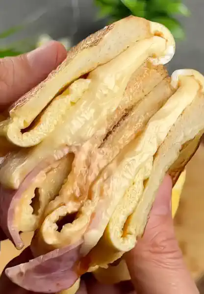 Egg, Cheese & Chicken White Toast Sandwich
