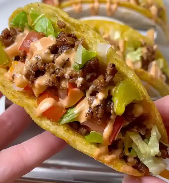 3 tacos Beef & Samurai Sauce with Salad
