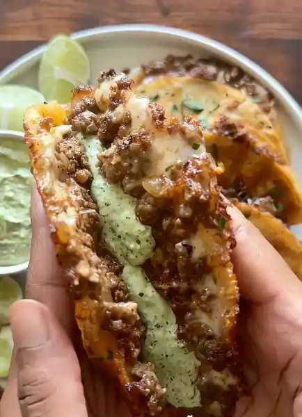 4 Beef Crispy Tacos with Garlic Sauce